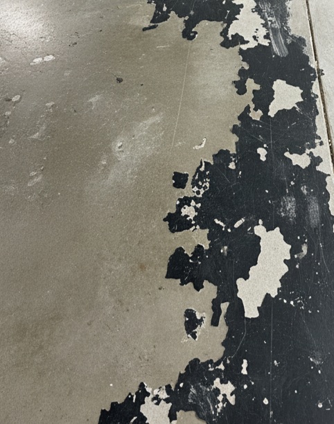 Cement floor before grinding – rough surface